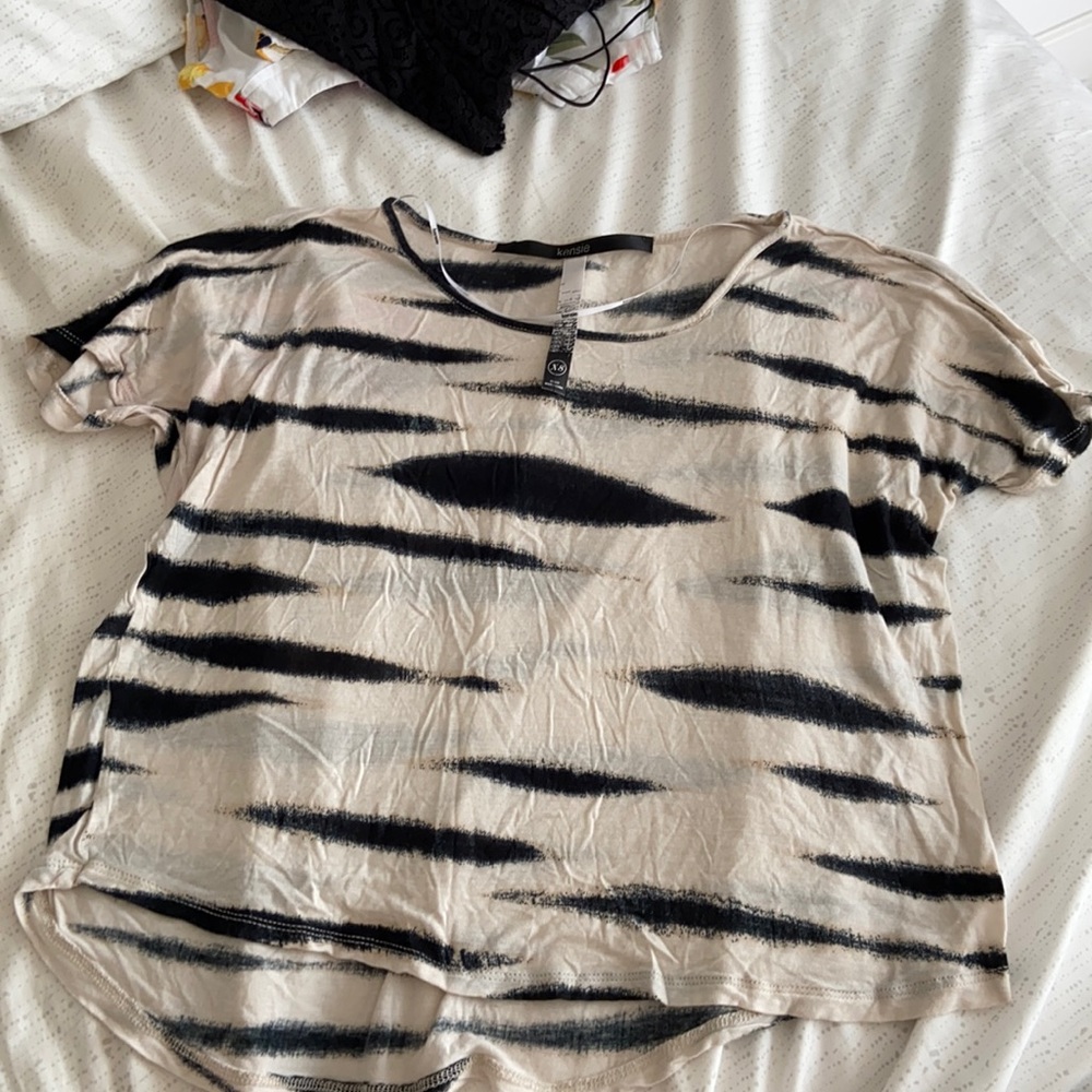 Black and white stripe top